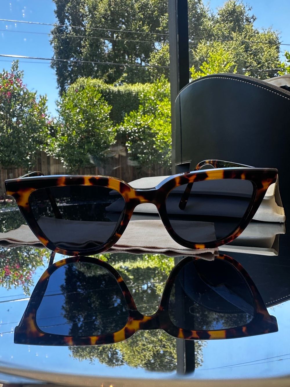 GENTLE MONSTER TETE 033 Cat-eye Frame Acetate Sunglasses - Picture 1 of 8